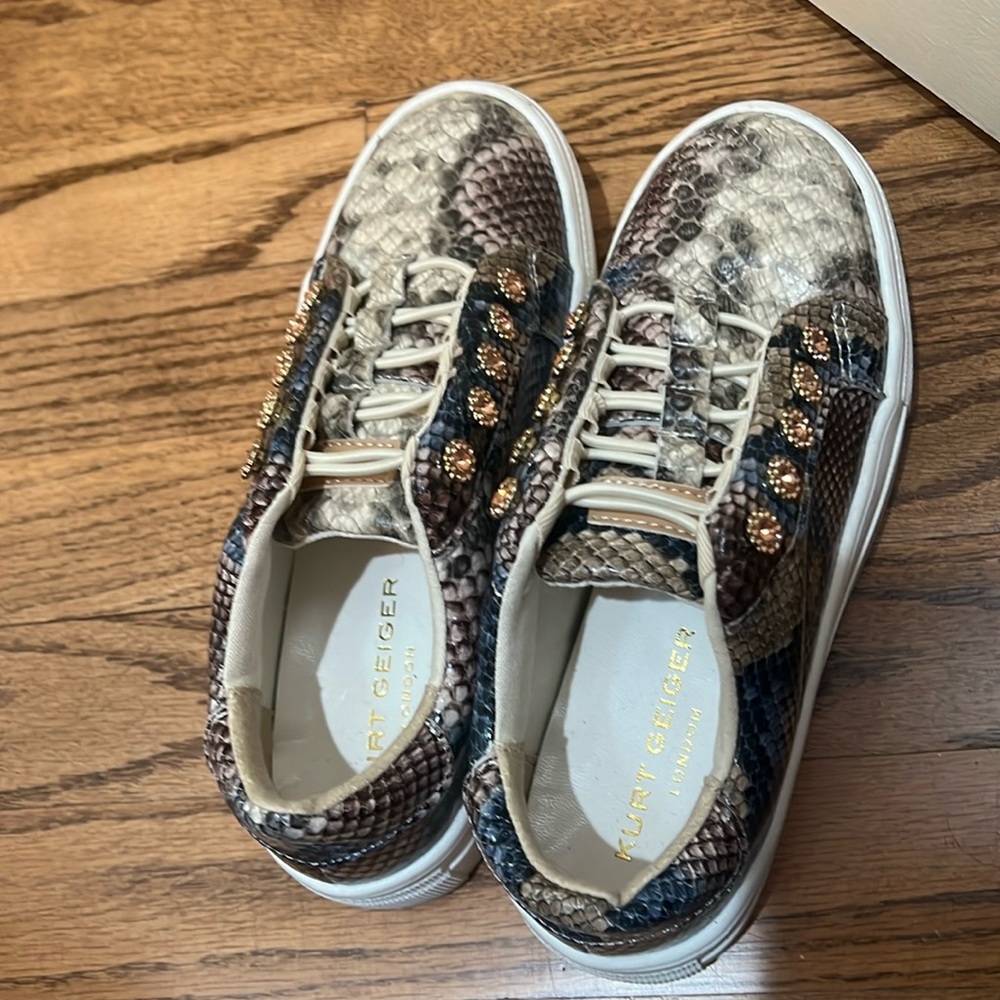 Girls Kurt Geiger Shoes size 34